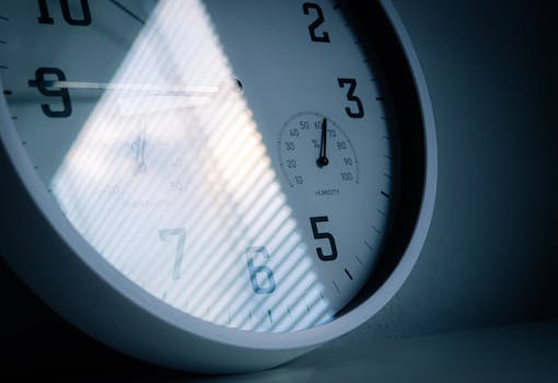 light timing for circadian rhythm - Putting it all together with a simple example schedule