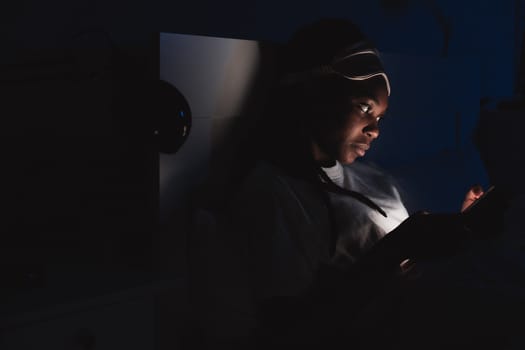 blue light at night melatonin suppression rules - Melatonin suppression rules: the factors that determine the effect