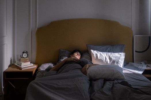 circadian light routine for deeper sleep - Putting it all together: a practical example you can copy