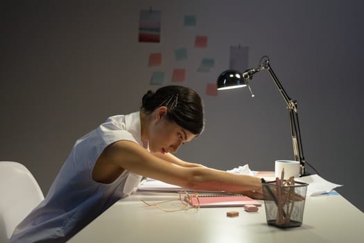shift worker light exposure plan circadian re-alignment - Sleep, caffeine, and timing: how to keep light from fighting other cues