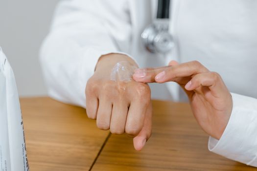 how to tell dry skin vs eczema vs irritation - Why the difference matters